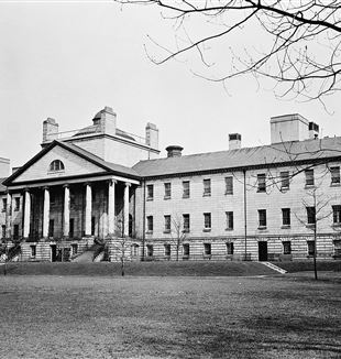 Massachusetts General Hospital in 1941. Photographer Frank O. Branzetti via Wikimedia Commons