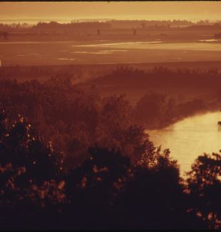View of the Missouri River from the Abbey of Benedictine College. Photographer Patricia Duncan via Wikimedia Commons