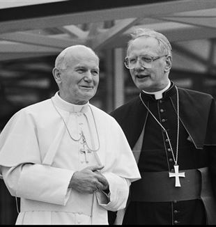 Adrianus Simonis with John Paul II in 1985